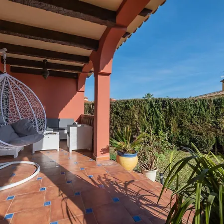 Classic 5 Bdrm Andalucian W Pool & Sea View Apartment