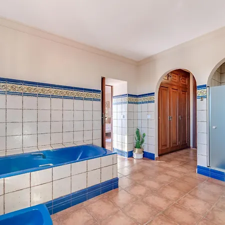 Classic 5 Bdrm Andalucian W Pool & Sea View * Marbella