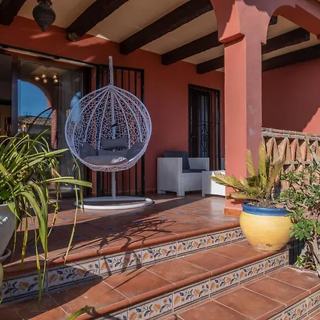 Classic 5 Bdrm Andalucian W Pool & Sea View * Marbella