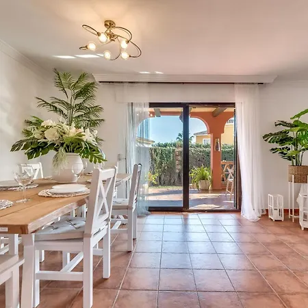 Apartment Classic 5 Bdrm Andalucian W Pool & Sea View *